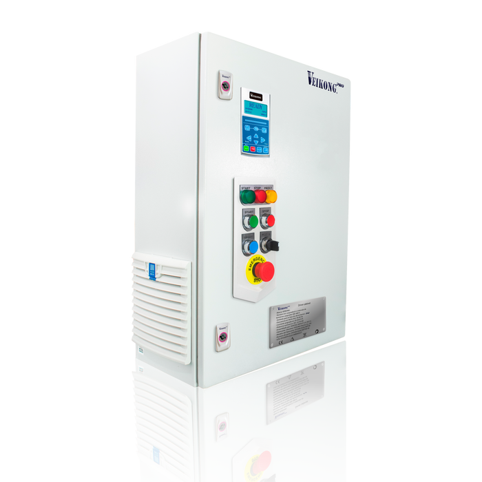 Arrancador Suave en Gabinete VKS-8000-7.5-T4PRO Trifásico, 380 - 480 VAC, 10 hp. Incluye: Interruptor termomagnético, panel de control, botones, paro de emergencia y supresor de sobrevoltaje